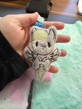 Load image into Gallery viewer, Wall-eyed pastry fan Keychain
